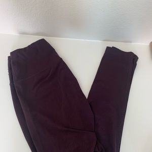 yogalicious legging in a plum purple color